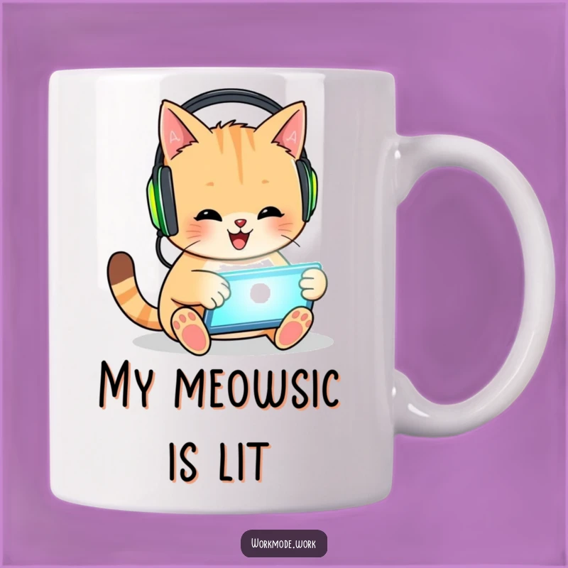 Funny Cat Gamer Mug: Happy Feline Tapping Tablet, Perfect Funny Gift for Tech Lovers